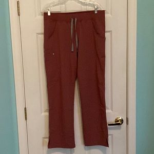 Figs Women’s Kade Cargo Scrub Pants Medium Petite in Mauve Pink